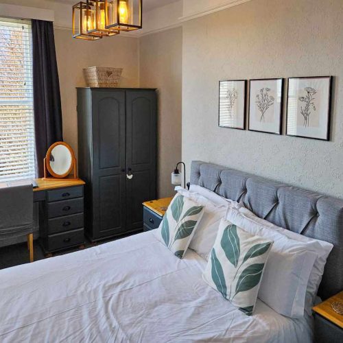 Hotel for sale in Paignton, Devon - An 11-letting-bedroom leasehold guest house for sale