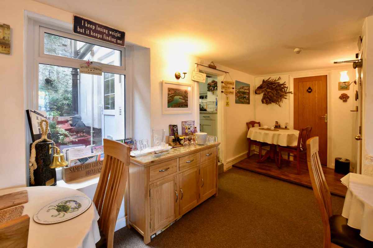 A Beautifully Presented 5-bedroom ‘wow-factor’ guest house with Exceptional Forward Bookings