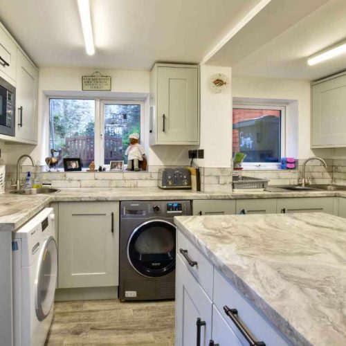 Hotel for sale in Brixham, Devon - A Beautifully Presented 5-bedroom ‘wow-factor’ guest house with Exceptional Forward...