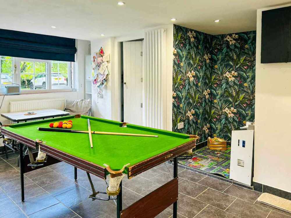 Hotel for sale in Tiverton, Devon - A Stunning 8 bed property, previously operated as a guest house with tea rooms