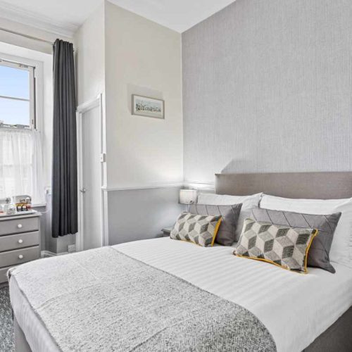 Hotel for sale in Torquay, Devon - STUNNING GUEST HOUSE IN A PERFECT LOCATION