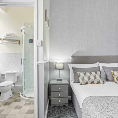 Hotel for sale in Torquay, Devon - STUNNING GUEST HOUSE IN A PERFECT LOCATION