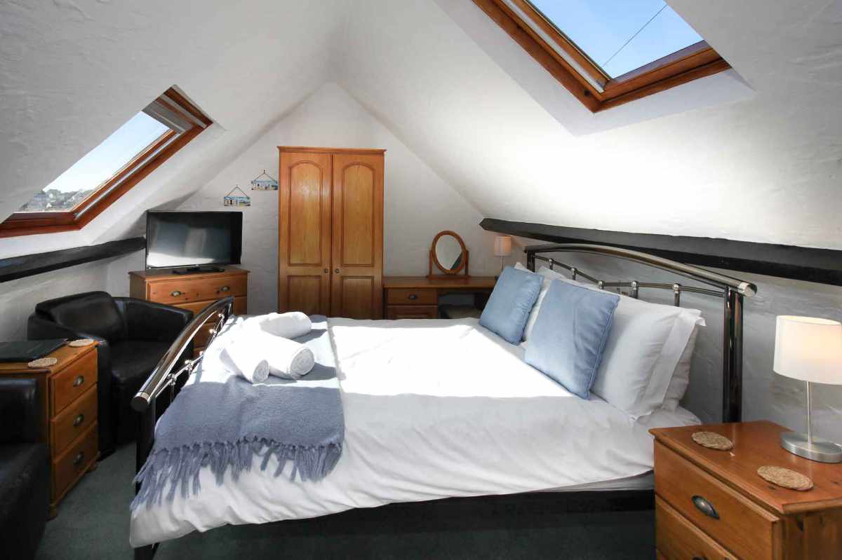 An 11-letting-bedroom leasehold guest house for sale