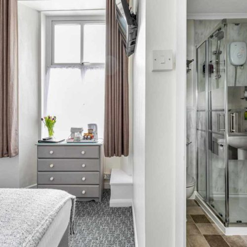 Hotel for sale in Torquay, Devon - STUNNING GUEST HOUSE IN A PERFECT LOCATION