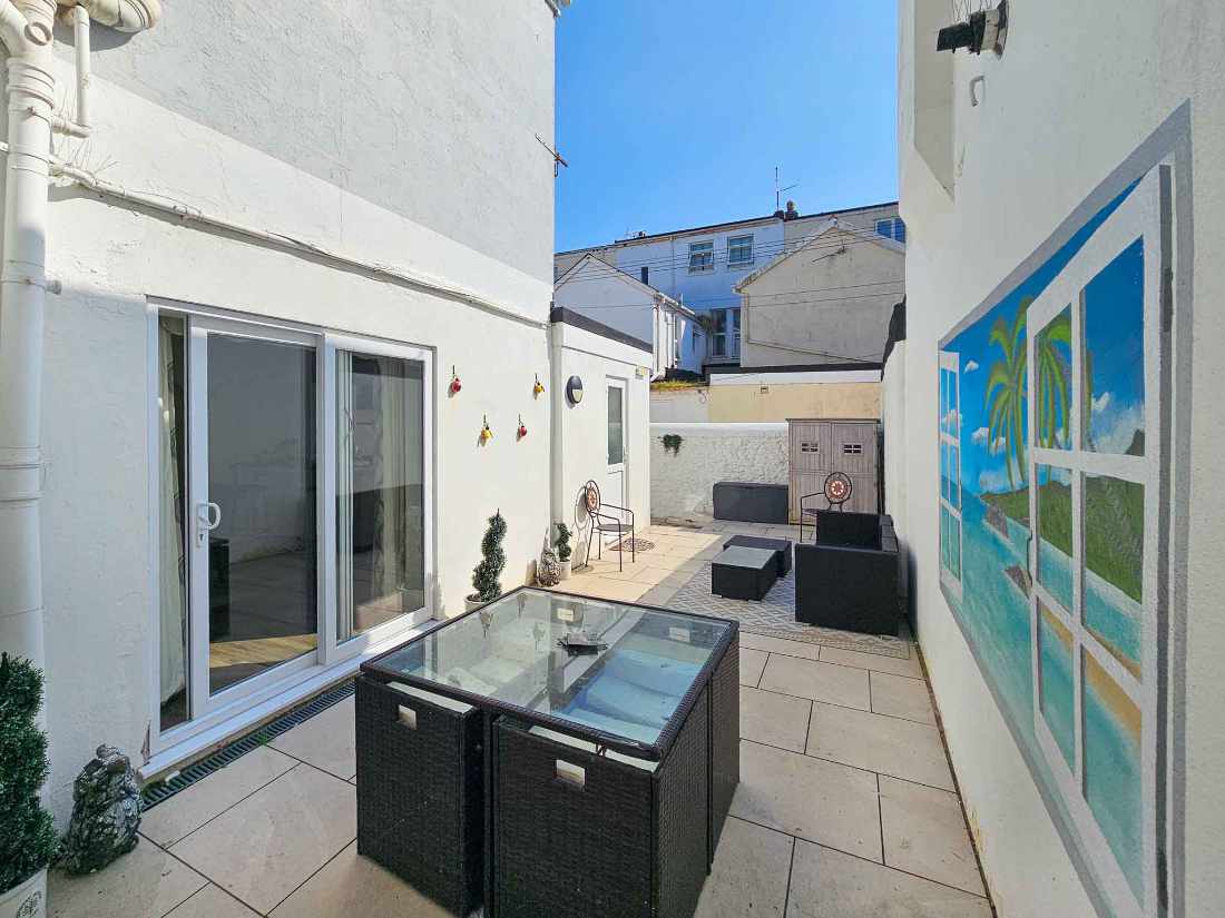 Hotel for sale in Paignton, Devon - A wonderful Guesthouse, Home with Income or family home, this property has it all
