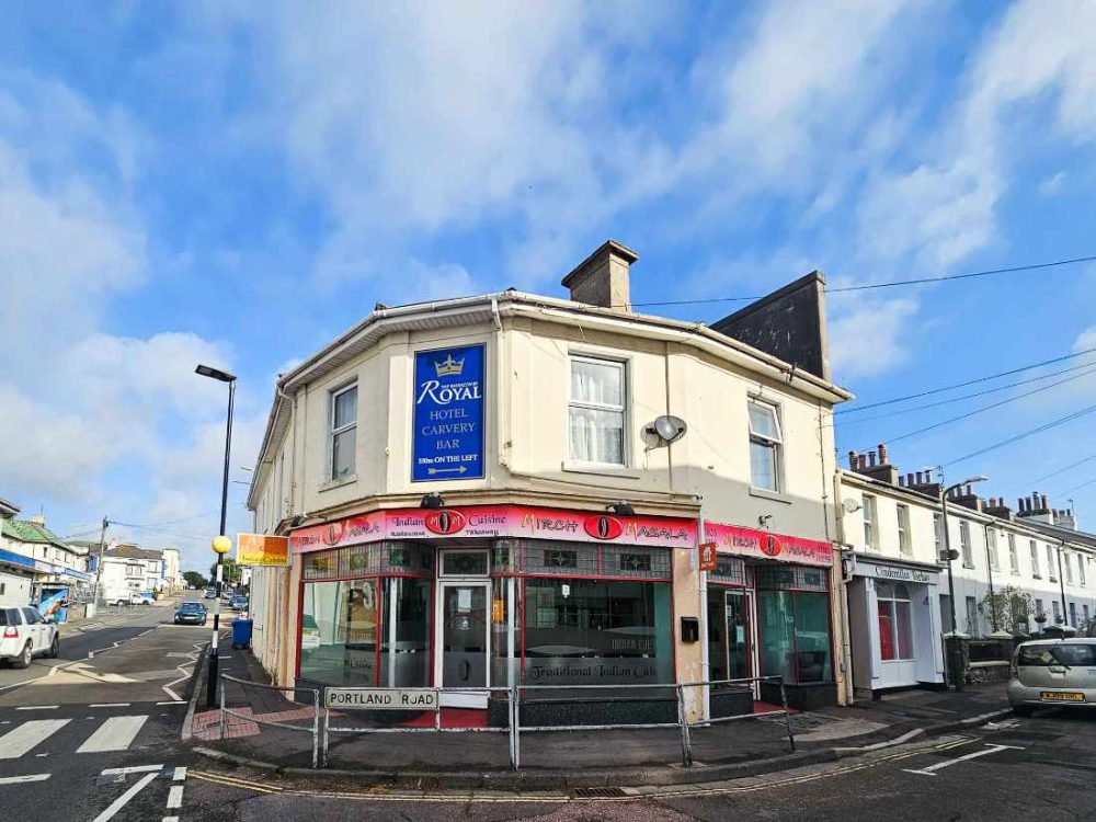 A fantastic corner-positioned restaurant/retail unit To Let