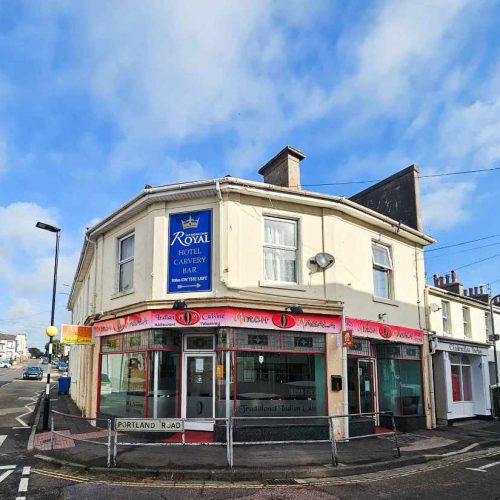 Restaurant for sale in Torquay, Devon - A fantastic corner-positioned restaurant/retail unit To Let