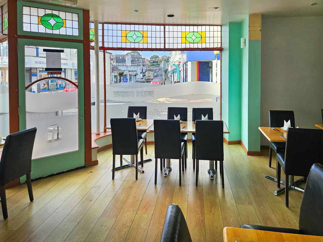 A fantastic corner-positioned restaurant/retail unit To Let