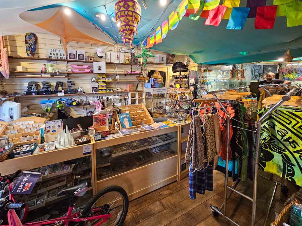 A vacant retail unit in a prime location to Let