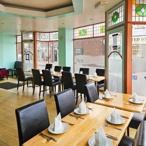 Restaurant for sale in Torquay, Devon - A fantastic corner-positioned restaurant/retail unit To Let