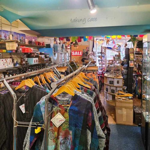 Retail store for sale in Dawlish, Devon - A vacant retail unit in a prime location to Let