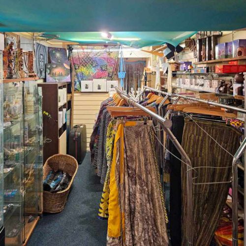 Retail store for sale in Dawlish, Devon - A vacant retail unit in a prime location to Let