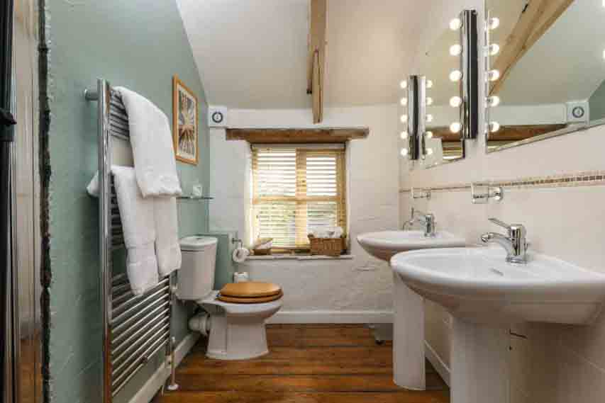 Farmhouse, Holiday Cottages, Weddings, Events, Glamping & much much more!