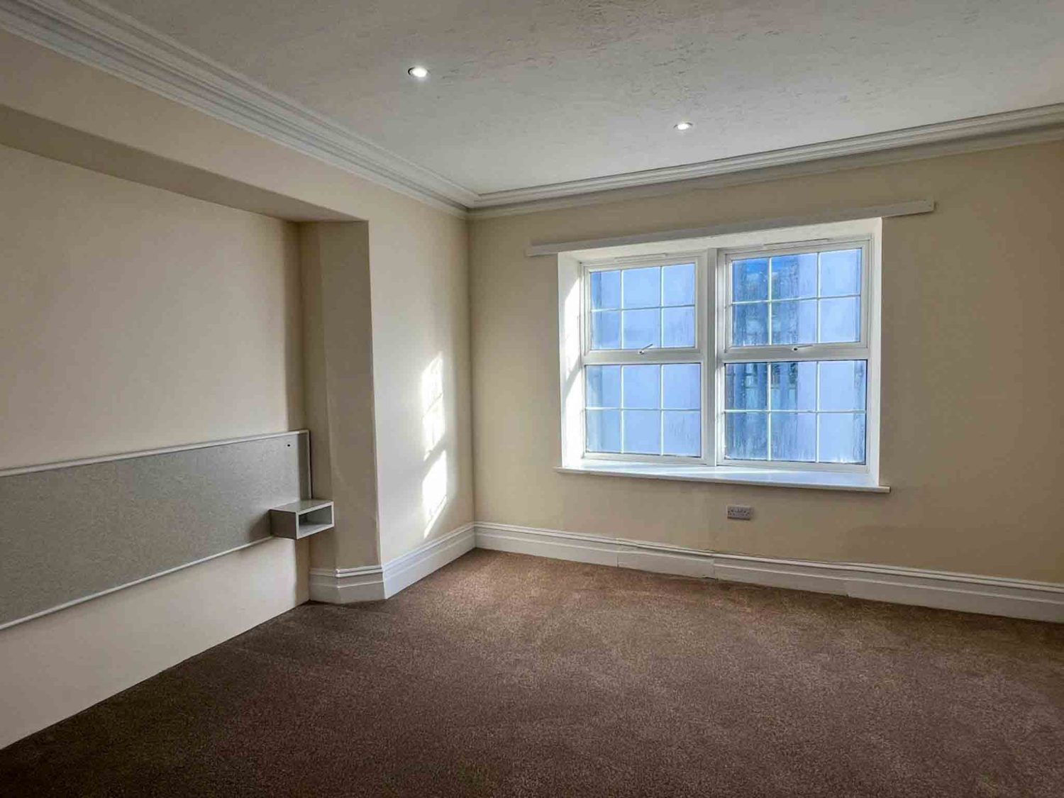 Hotel for sale in Paignton, Devon - A Fantastic Turn-key Investment Property in Paignton For Sale