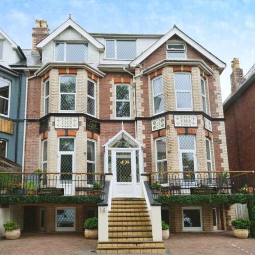 Hotel for sale in Paignton, Devon - A HIGHLY SUCCESSFUL GUEST HOUSE IN A PERFECT LOCATION