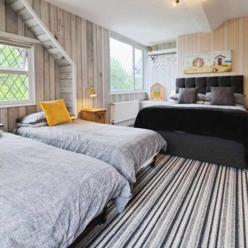 Hotel for sale in Paignton, Devon - A HIGHLY SUCCESSFUL GUEST HOUSE IN A PERFECT LOCATION
