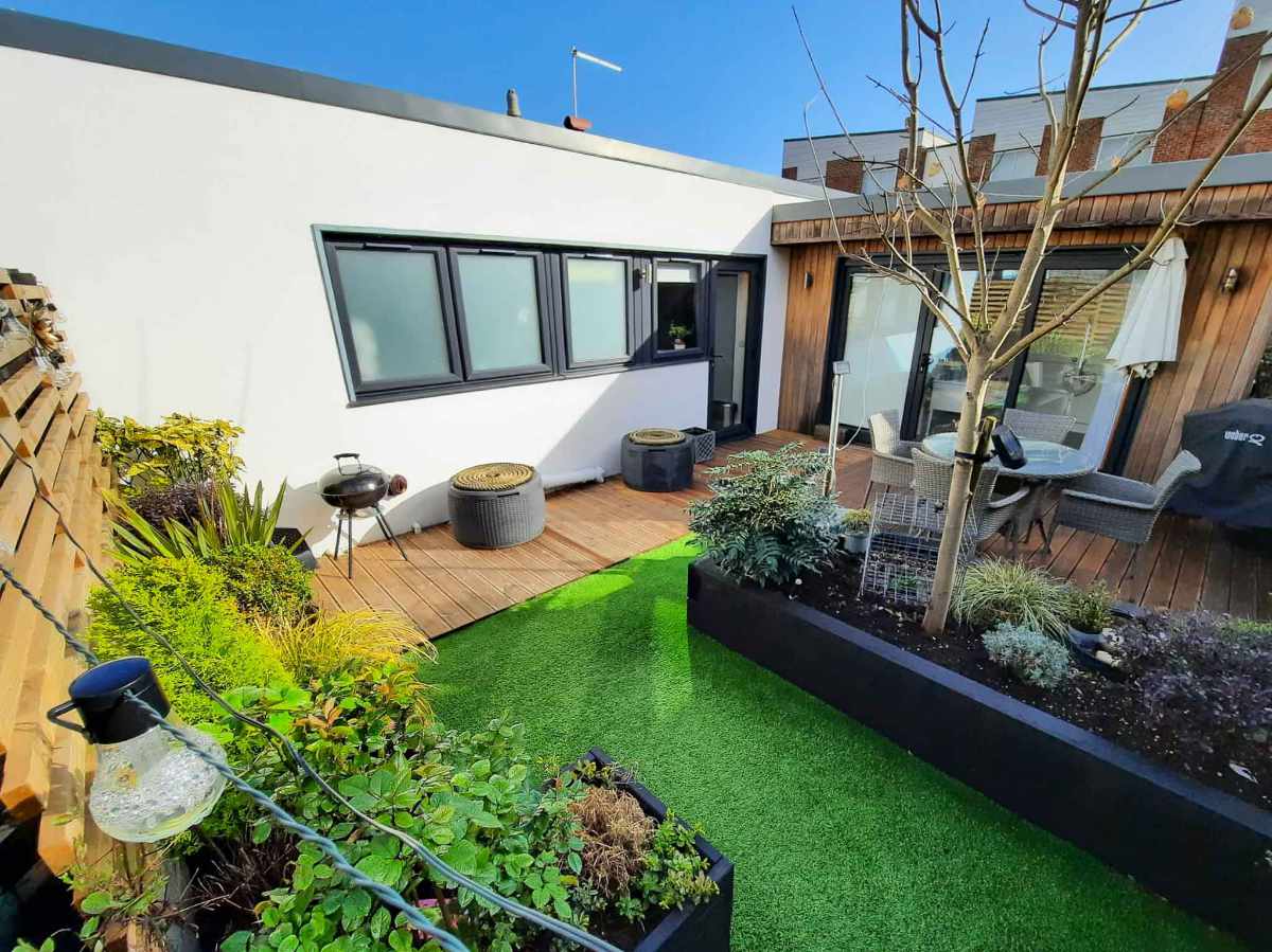 Immaculate Home with Income, Granny annex / letting unit or larger family home.