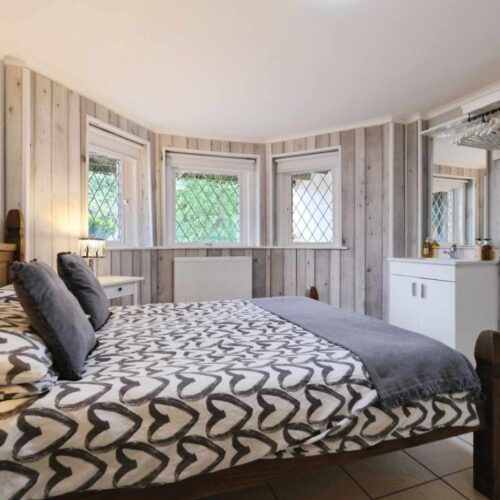 Hotel for sale in Paignton, Devon - A HIGHLY SUCCESSFUL GUEST HOUSE IN A PERFECT LOCATION