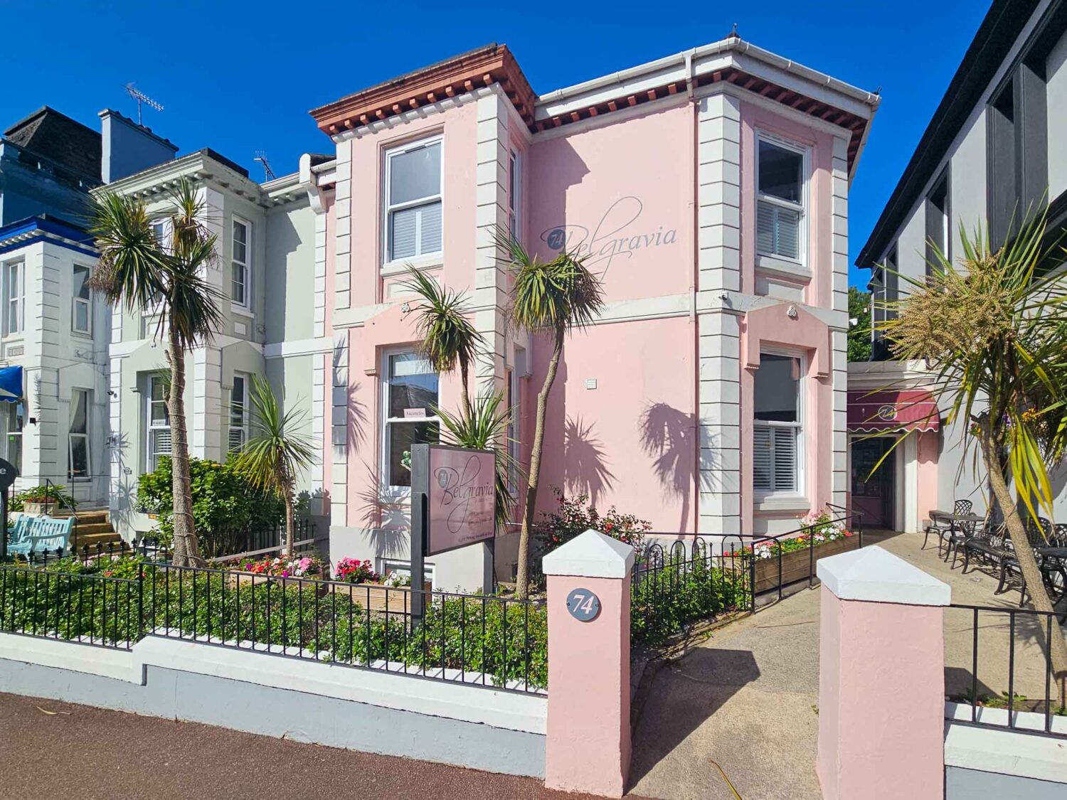 A beautifully presented 7 bedroom en-suite guest house