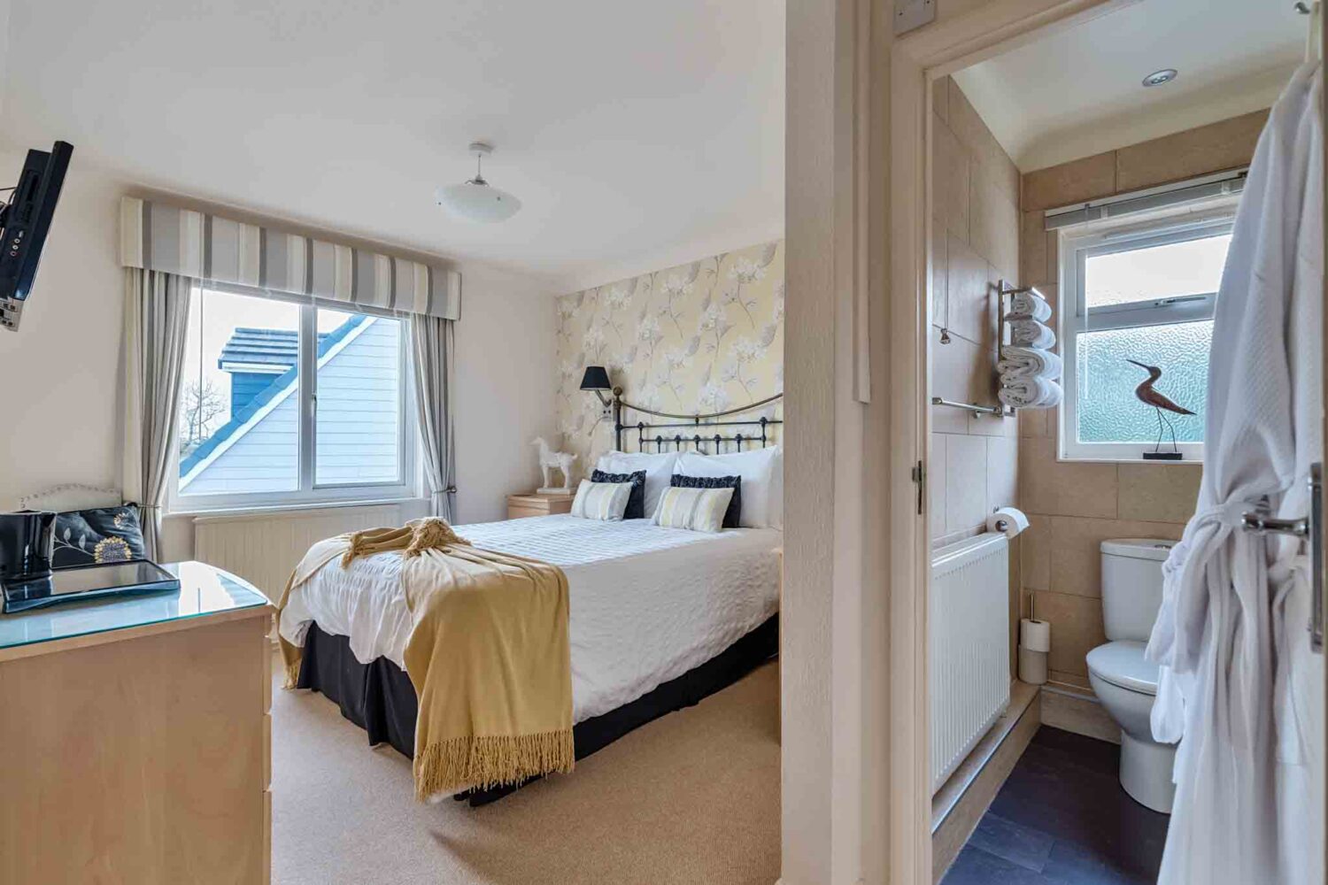 Hotel for sale in Carbis Bay, Cornwall - A beautifully presented detached 9-bedroom en-suite guest house