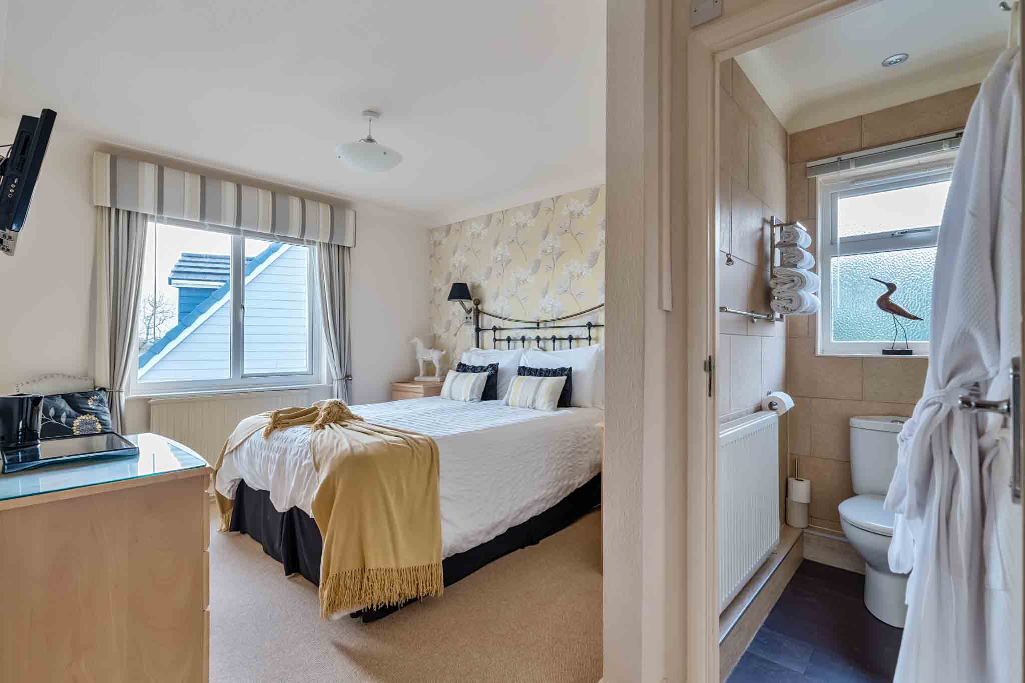 A beautifully presented detached 9-bedroom en-suite guest house