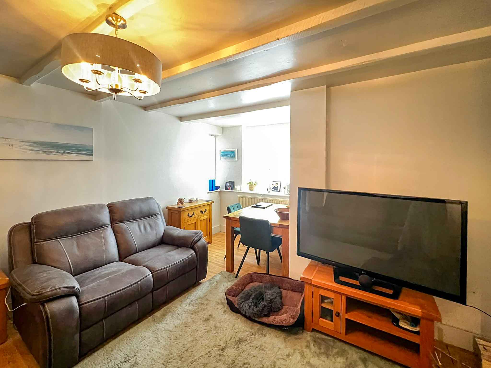 A beautifully presented 7 bedroom en-suite guest house