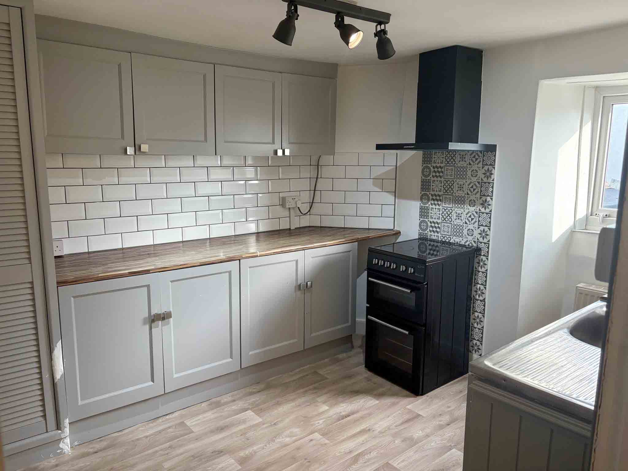 A Successful Cafe with a 2 Bed Apartment Above in St Marychurch