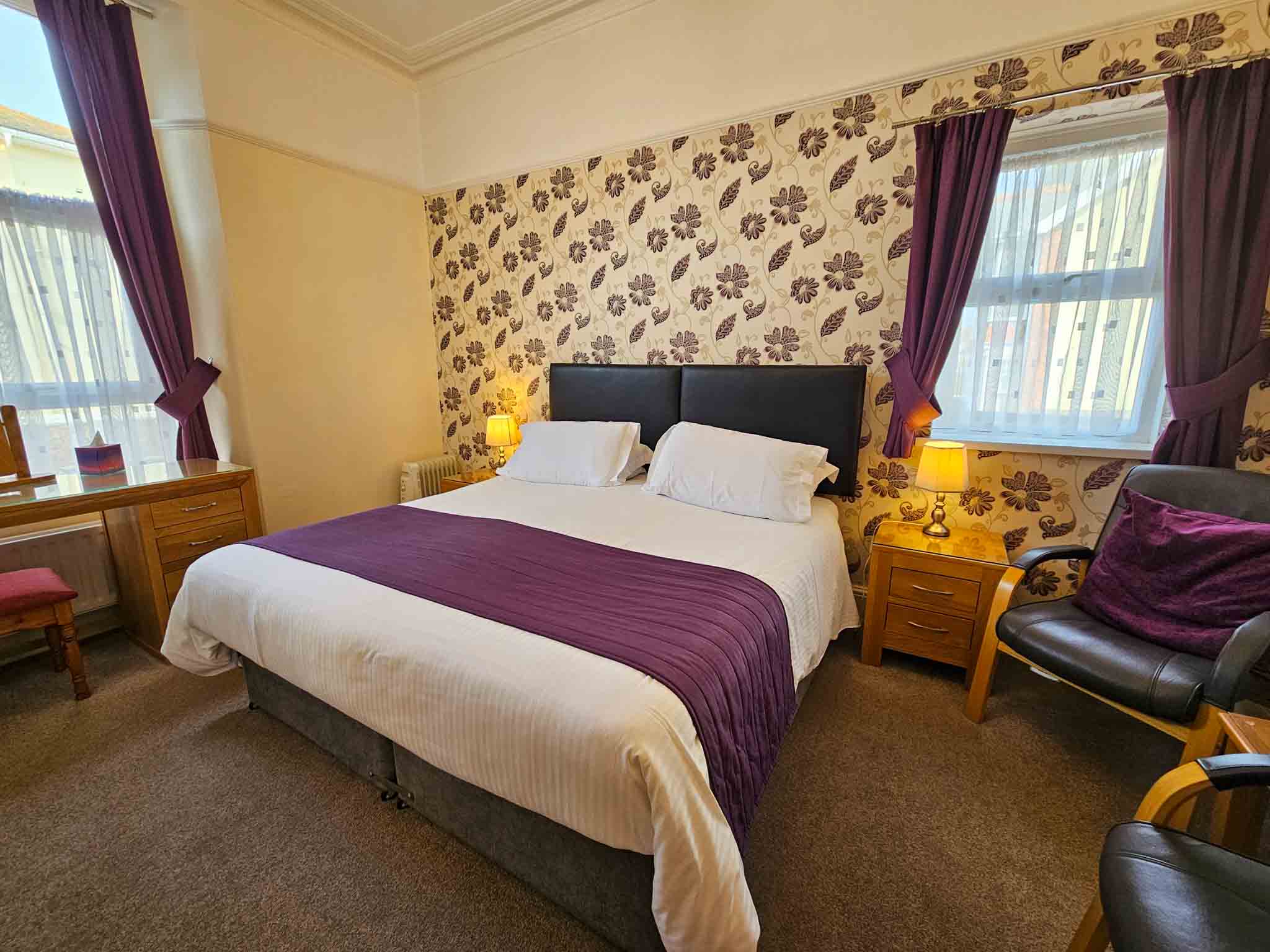 Profitable 15-Bedroom En-Suite Hotel Near Beach & Town Centre