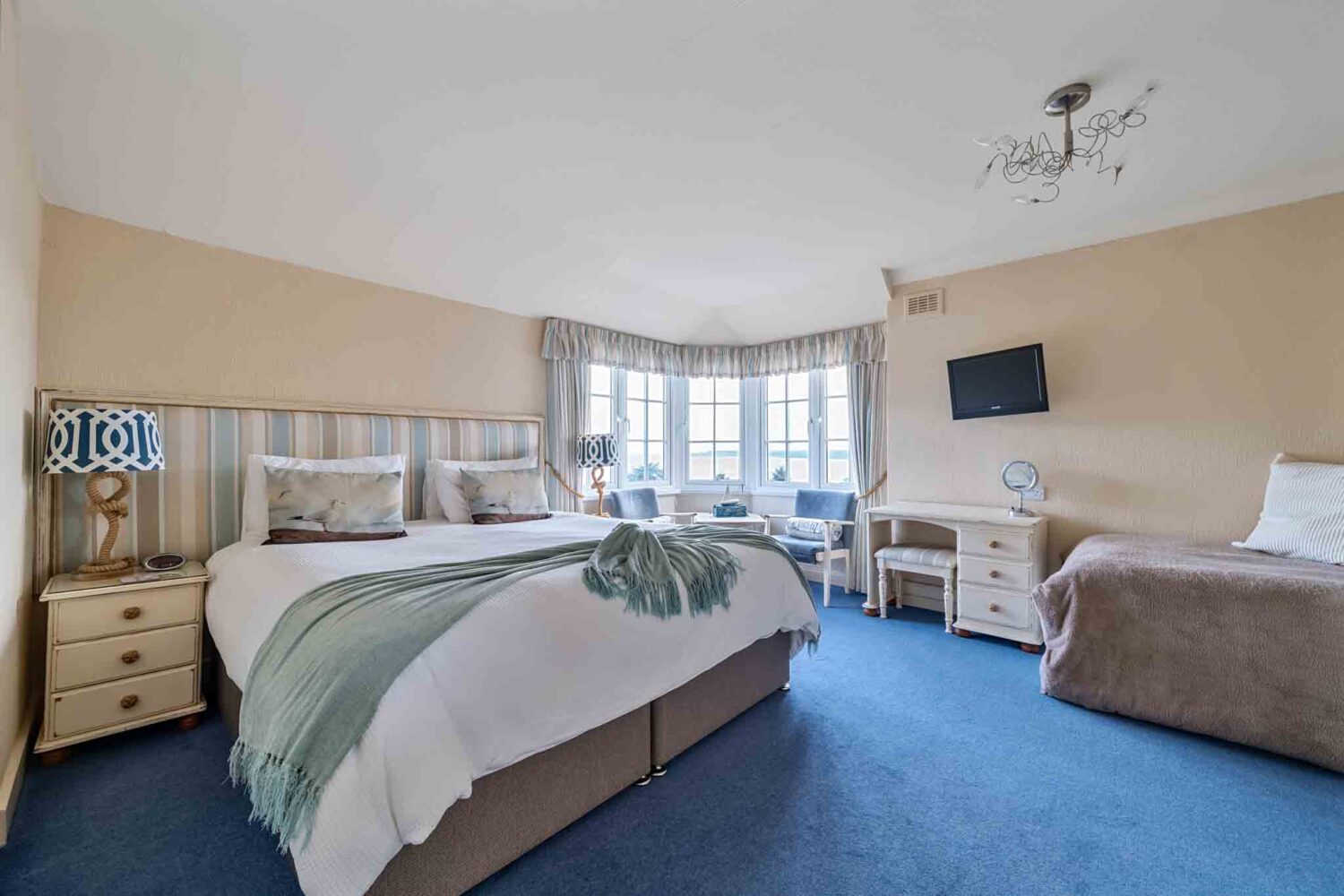 Hotel for sale in Carbis Bay, Cornwall - A beautifully presented detached 9-bedroom en-suite guest house