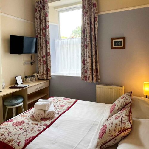 A beautifully presented 7 bedroom en-suite guest house