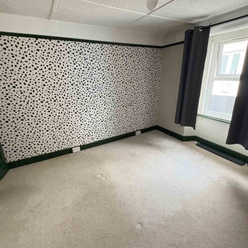 Holiday flat for sale in Torquay, Devon - A Successful Cafe with a 2 Bed Apartment Above in St Marychurch