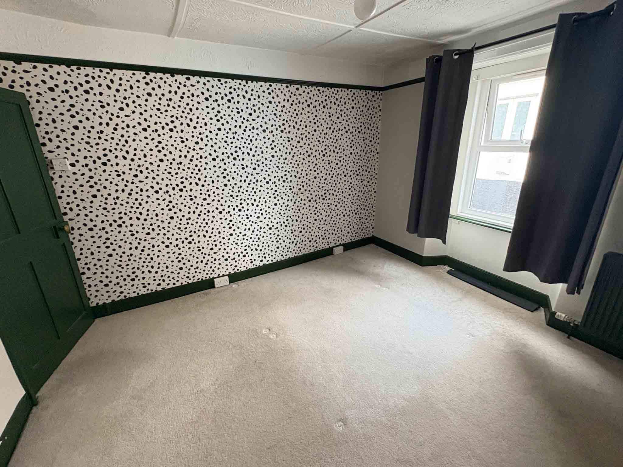 A Successful Cafe with a 2 Bed Apartment Above in St Marychurch
