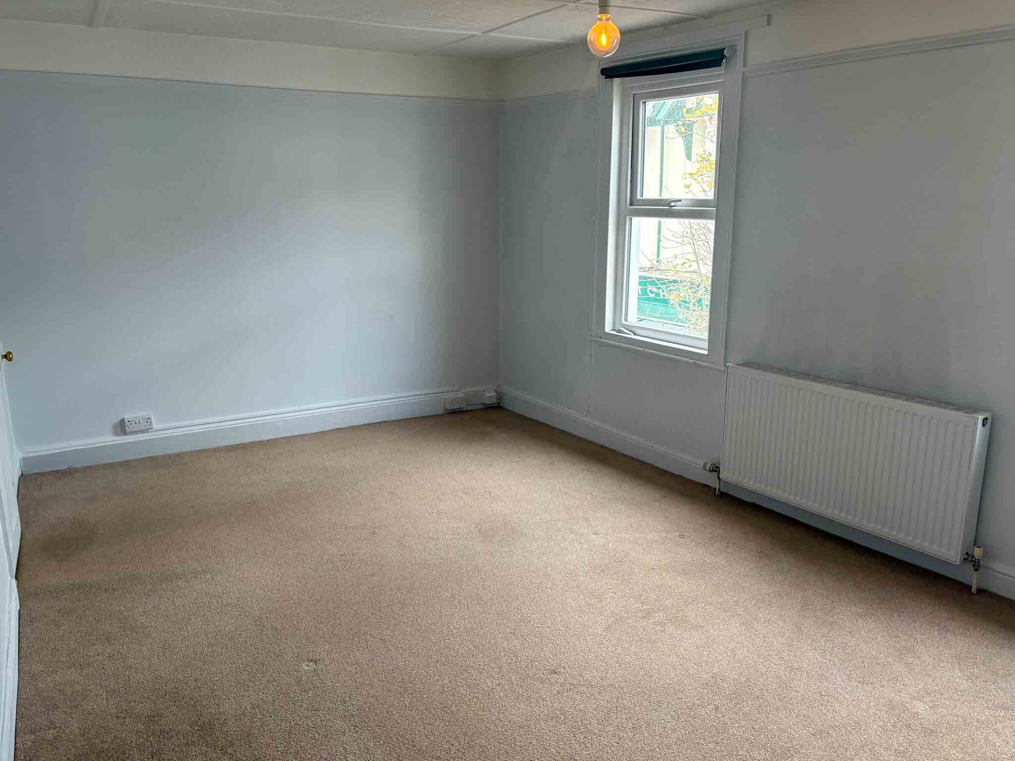 A Successful Cafe with a 2 Bed Apartment Above in St Marychurch