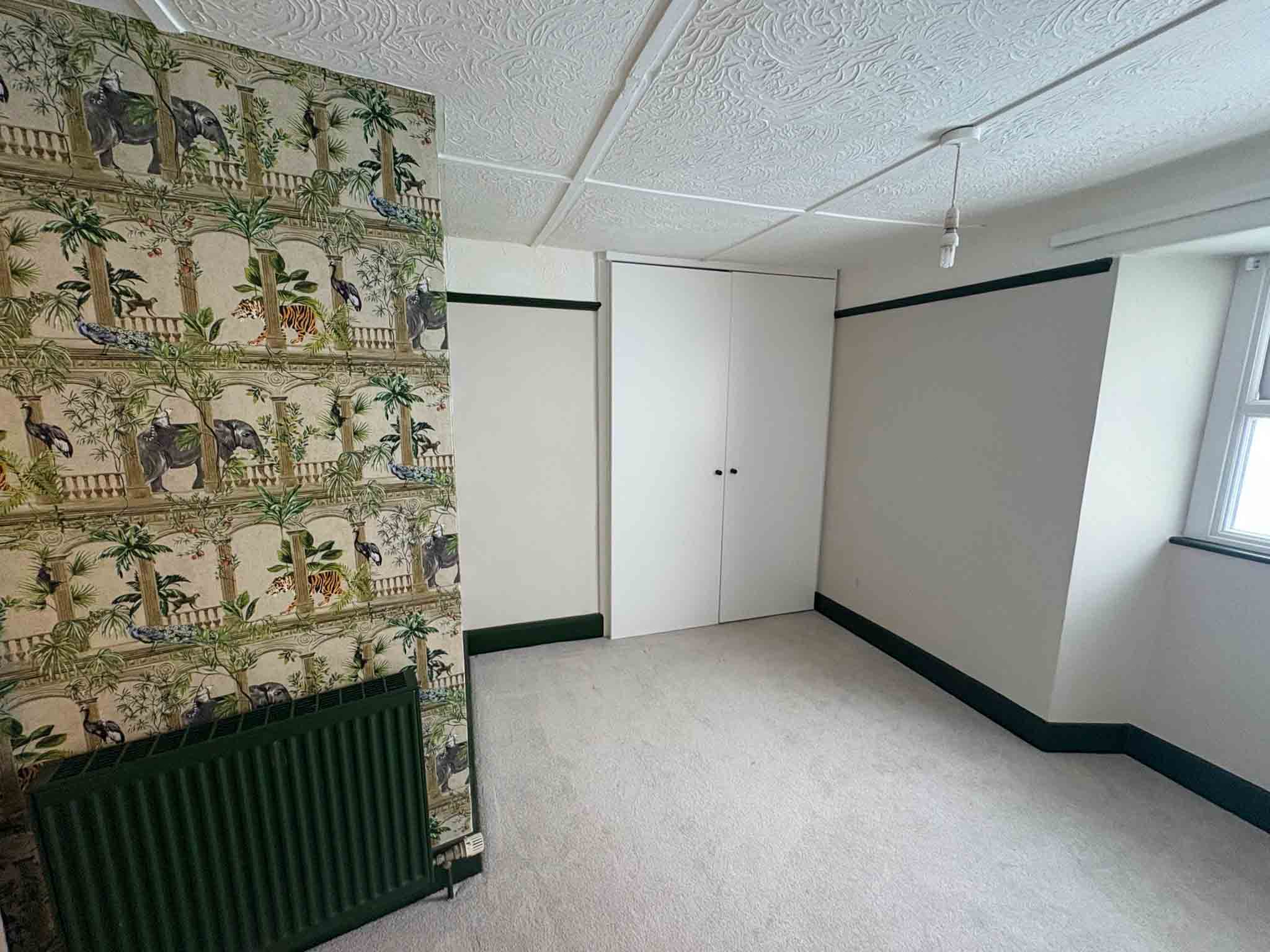 A Successful Cafe with a 2 Bed Apartment Above in St Marychurch