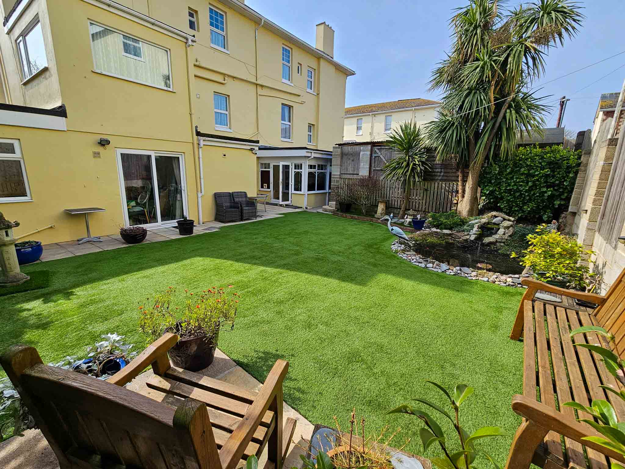 Profitable 15-Bedroom En-Suite Hotel Near Beach & Town Centre