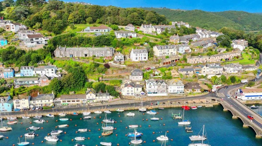 An Impressive 9-bedroom Hotel, Located by the Water’s Edge For Sale