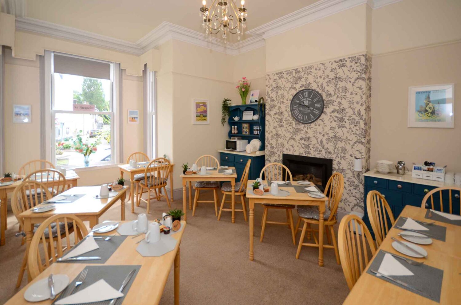 A beautifully presented 7 bedroom en-suite guest house