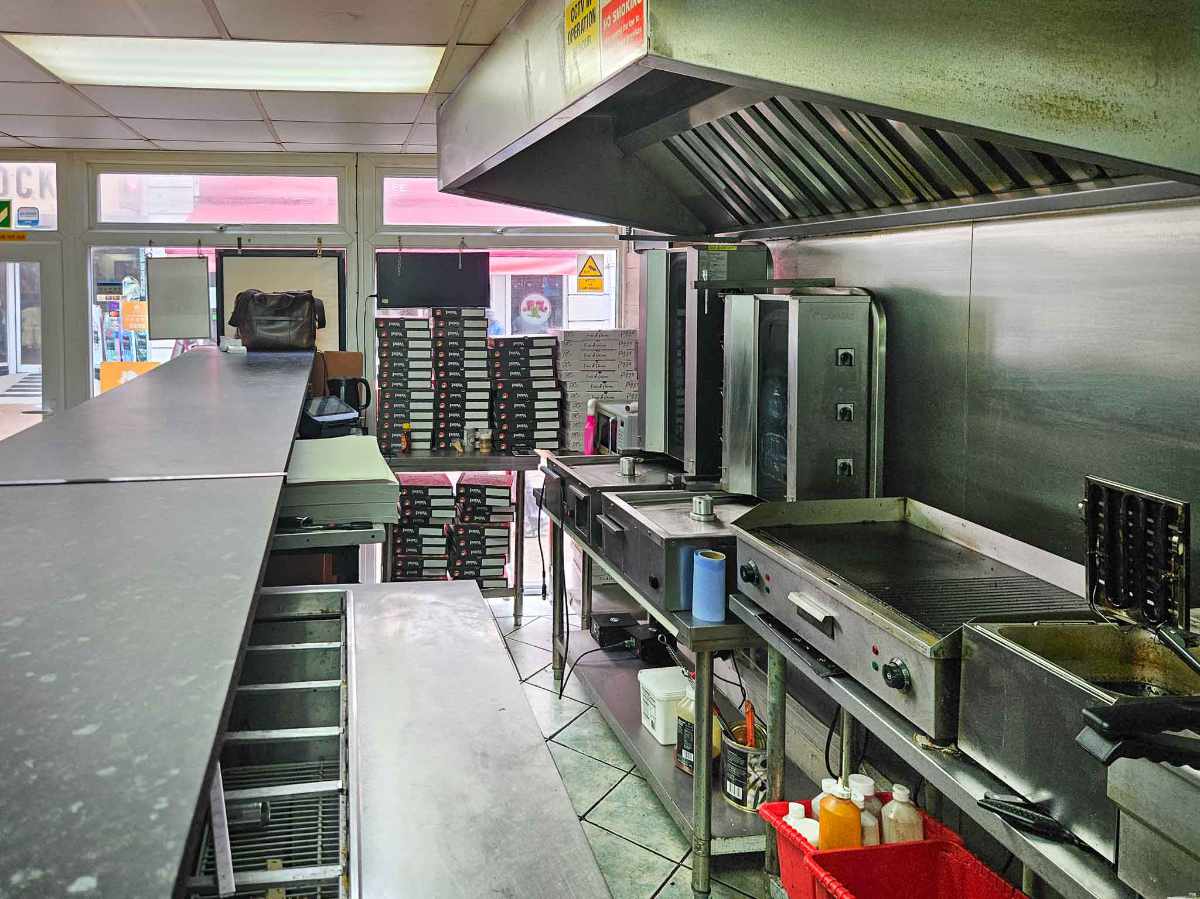 Highly prominent Pizza / Kebab take-away business for sale