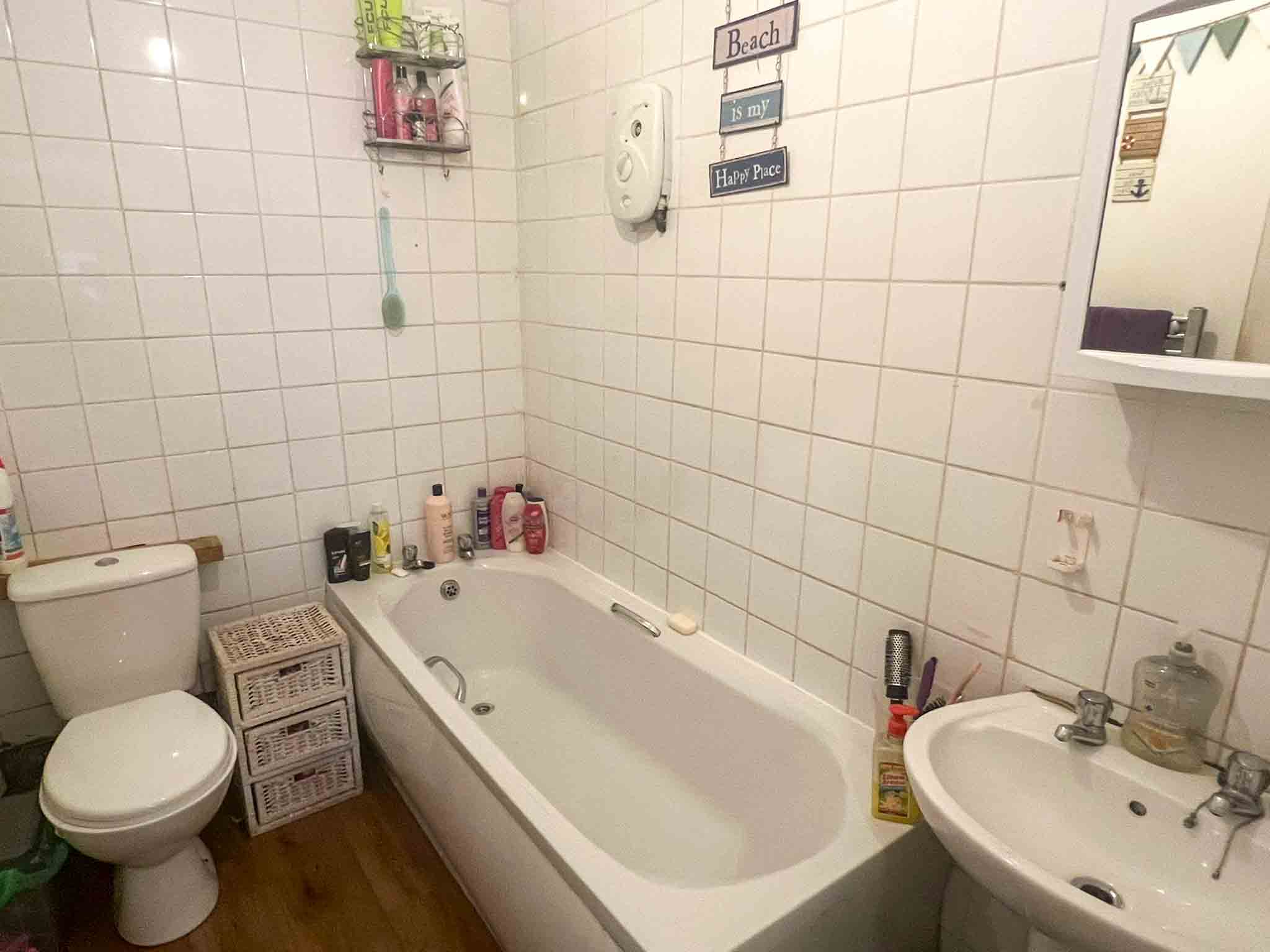 3 bedroom, Mid-Terrace house for sale – Investment