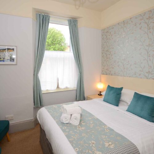 A beautifully presented 7 bedroom en-suite guest house
