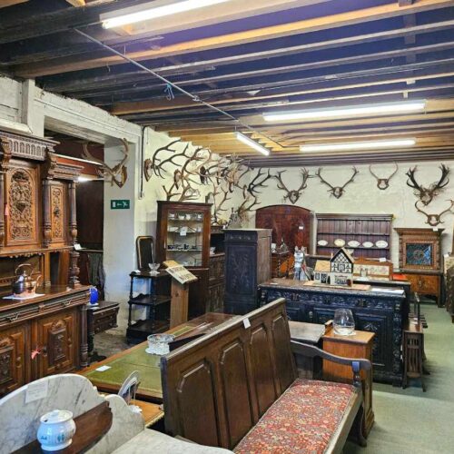 Retail store for sale in Taunton, Somerset - A Fantastic Three Storey Warehouse For Sale in Wiveliscombe