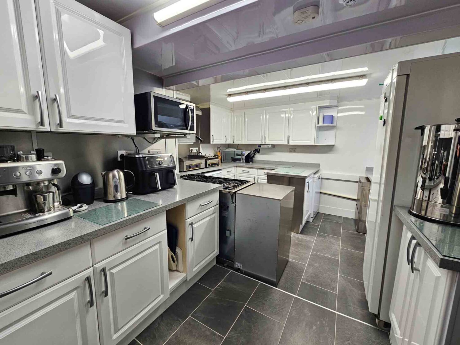 Hotel for sale in Paignton, Devon - Profitable 15-Bedroom En-Suite Hotel Near Beach & Town Centre