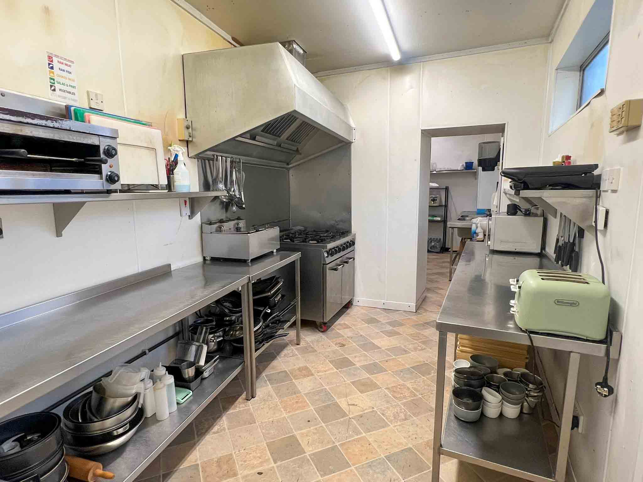 A Successful Cafe with a 2 Bed Apartment Above in St Marychurch