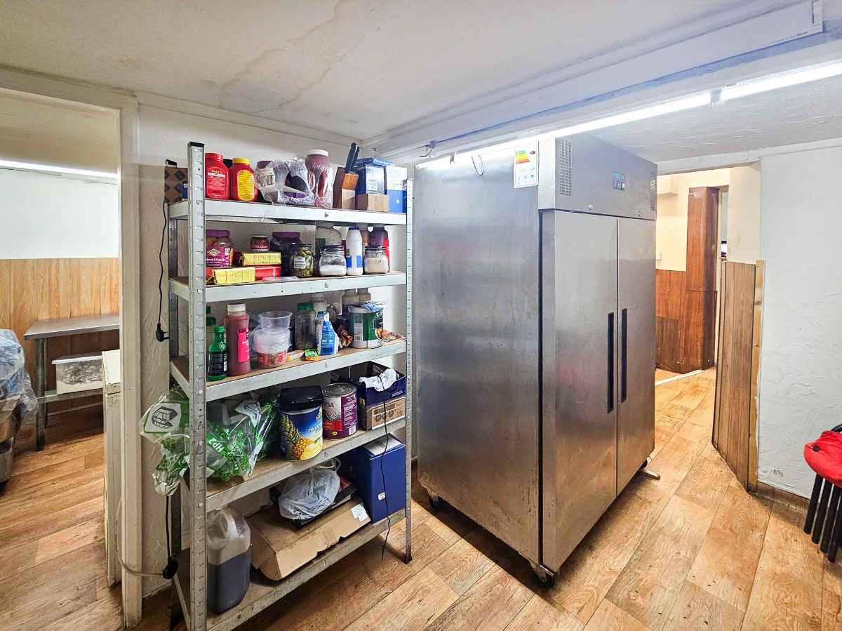Highly prominent Pizza / Kebab take-away business for sale