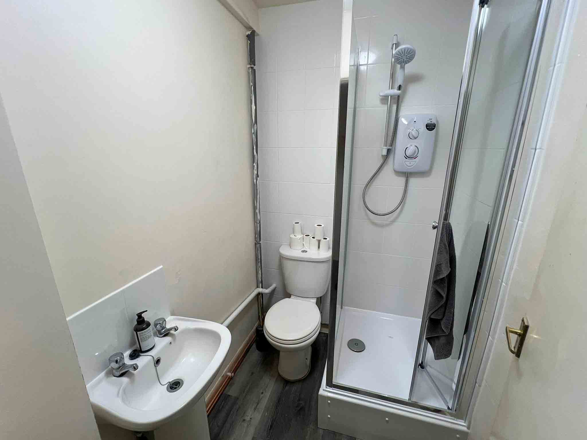 A Large Retail/Office with One/Two Bed Accommodation Included