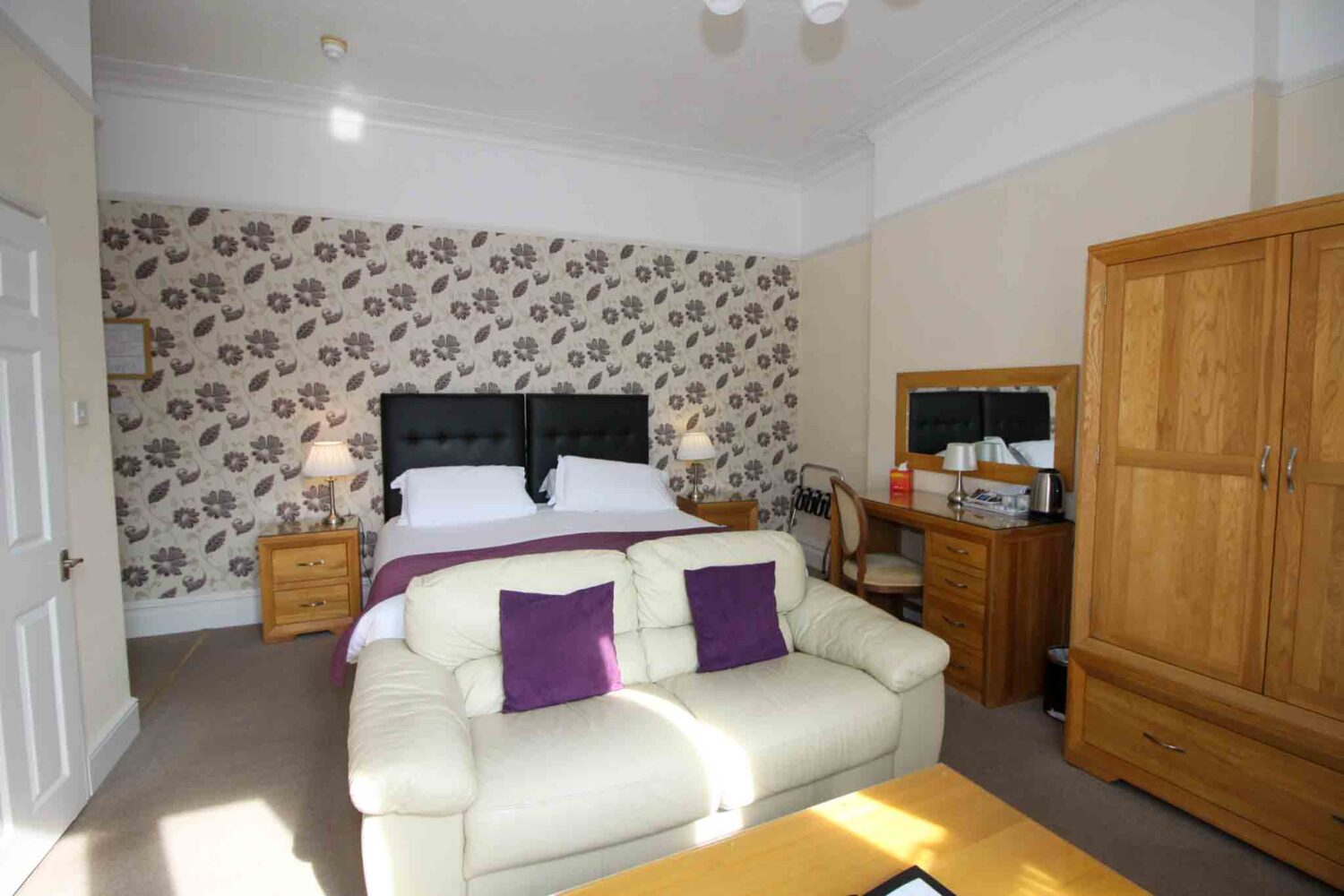 Hotel for sale in Paignton, Devon - Profitable 15-Bedroom En-Suite Hotel Near Beach & Town Centre