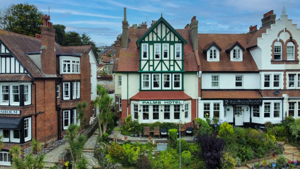 Thriving 9 En-Suite Guest House Near Torquay Marina