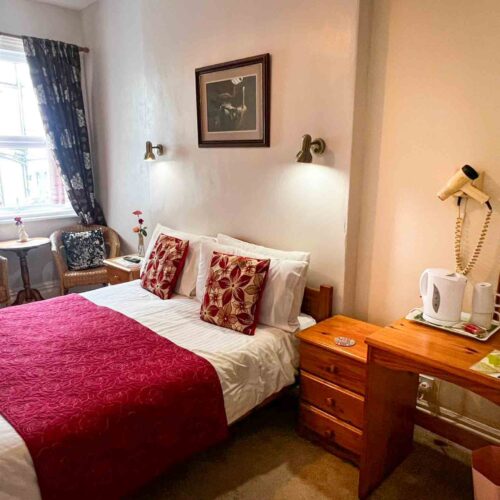 Thriving 9 En-Suite Guest House Near Torquay Marina