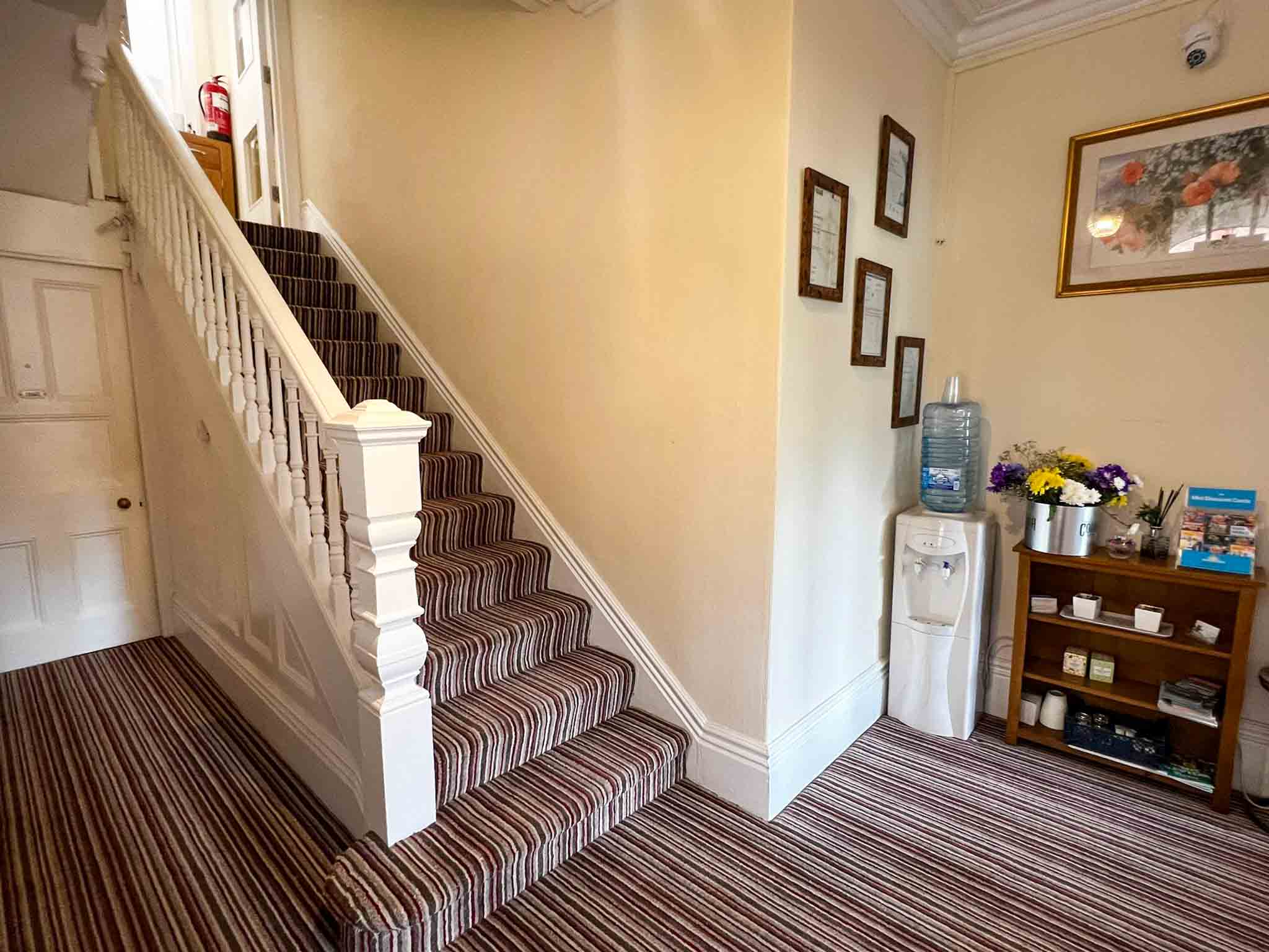 Thriving 9 En-Suite Guest House Near Torquay Marina