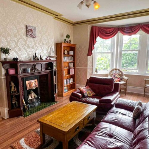 Thriving 9 En-Suite Guest House Near Torquay Marina